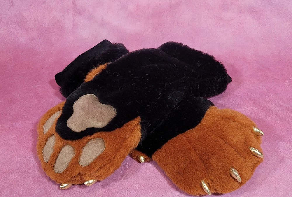 Black & Tan Mitten Paws