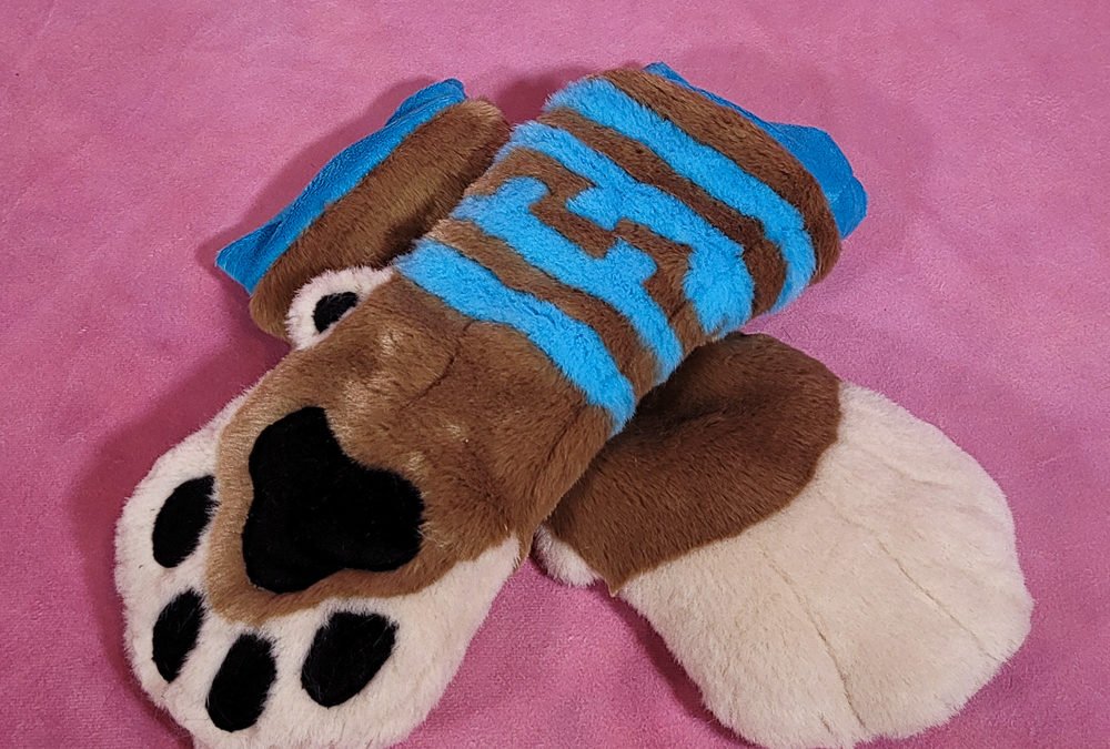 Brown & Blue Mitten Paws
