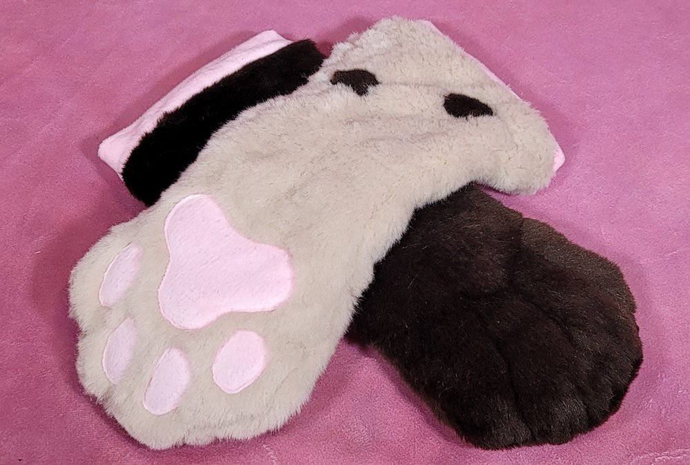 Tan & Brown Mitten Paws